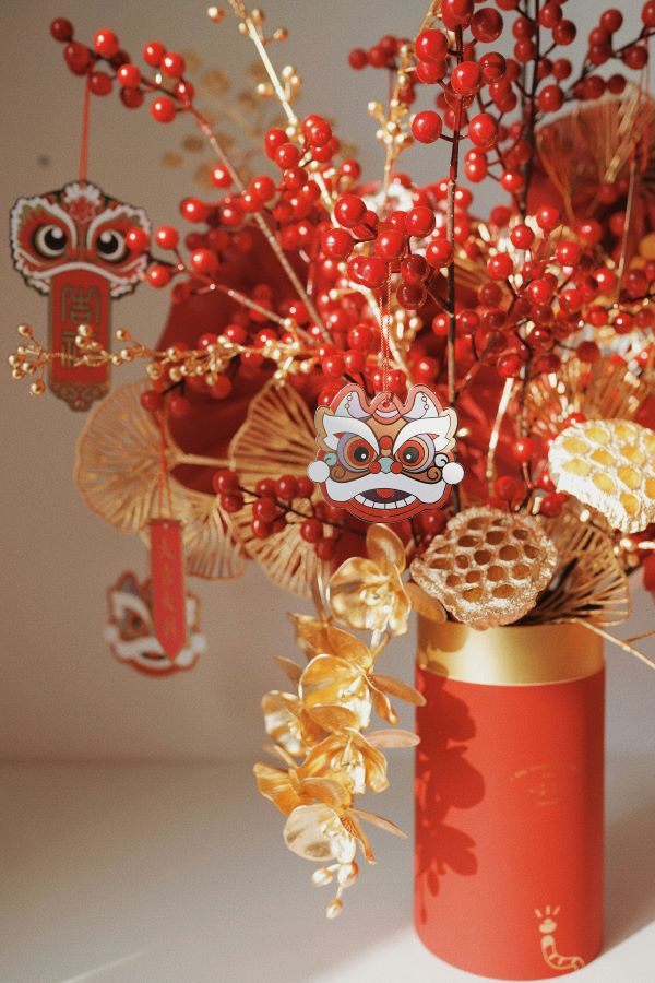 中国の旧正月に供えられた赤い飾り